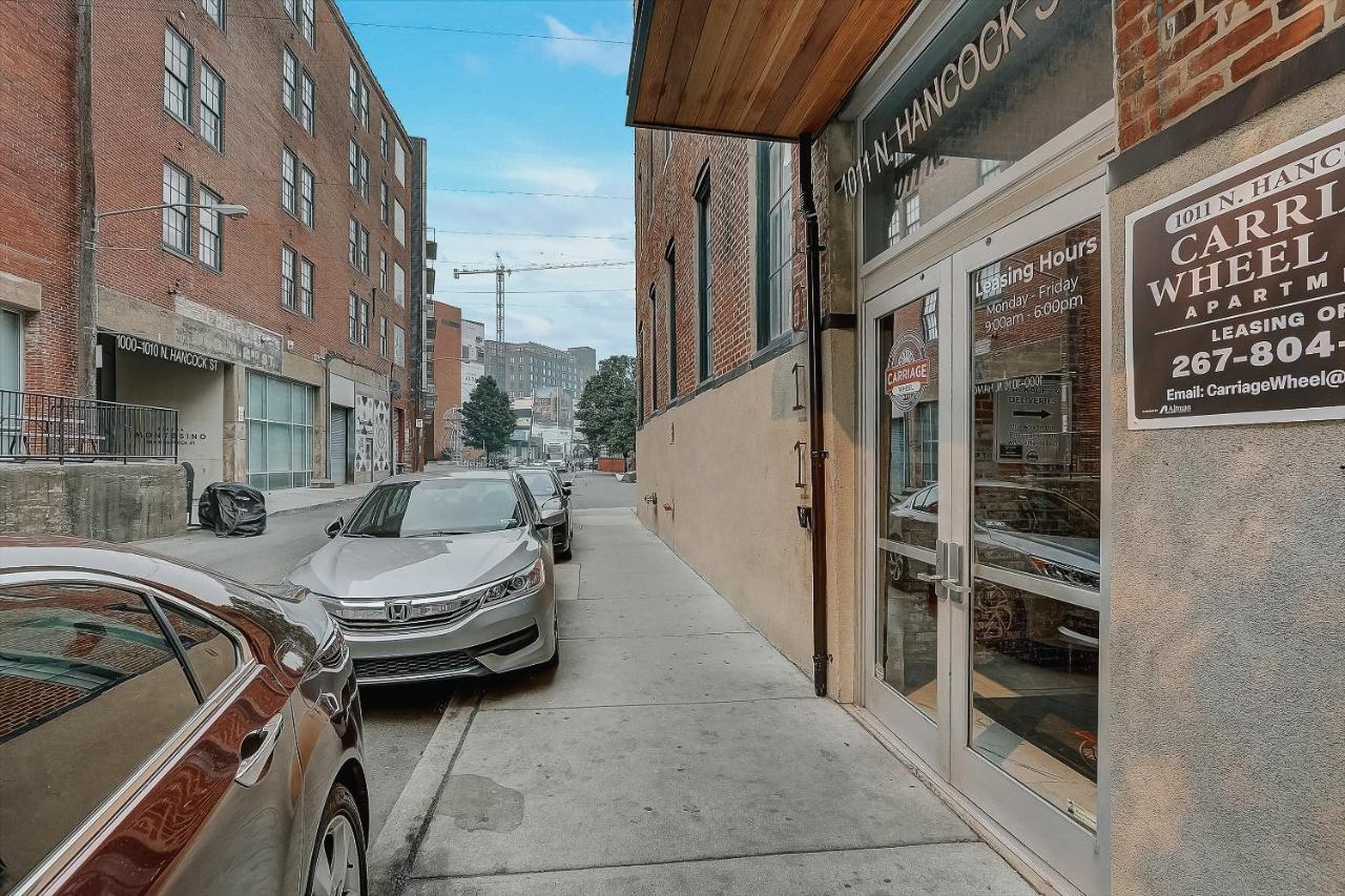 Frontdesk I Carriage Wheel Lofts Apts Philadelphia Exterior photo